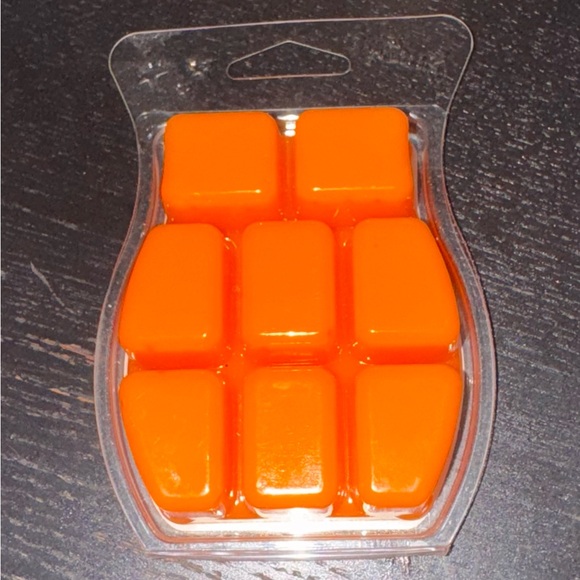 Scentsy Tropical Twist Wax Bar - Red - Picture 2 of 2